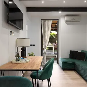 Apartamento Nadia's Lovely - With Private Garden And Jacuzzi