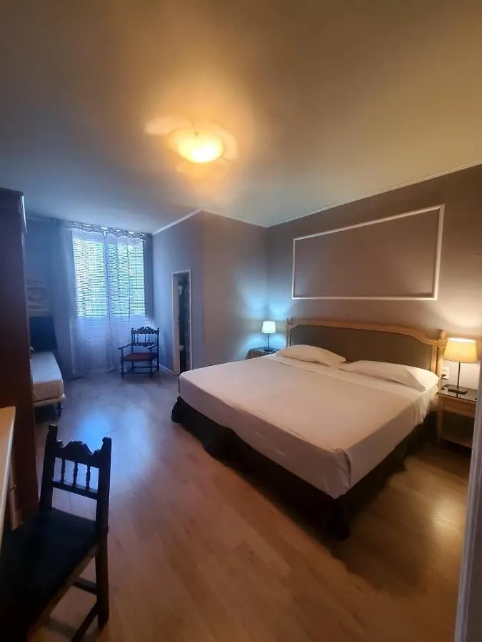 **  Hotel Fedora Florence Italy